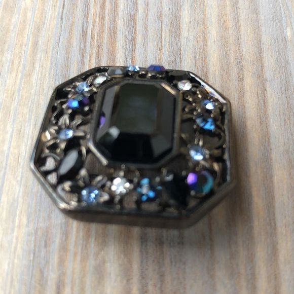 Givenchy Retired Filagree Black & Blue Large Crystal Floral Brooch! BNWOT - Picture 5 of 7